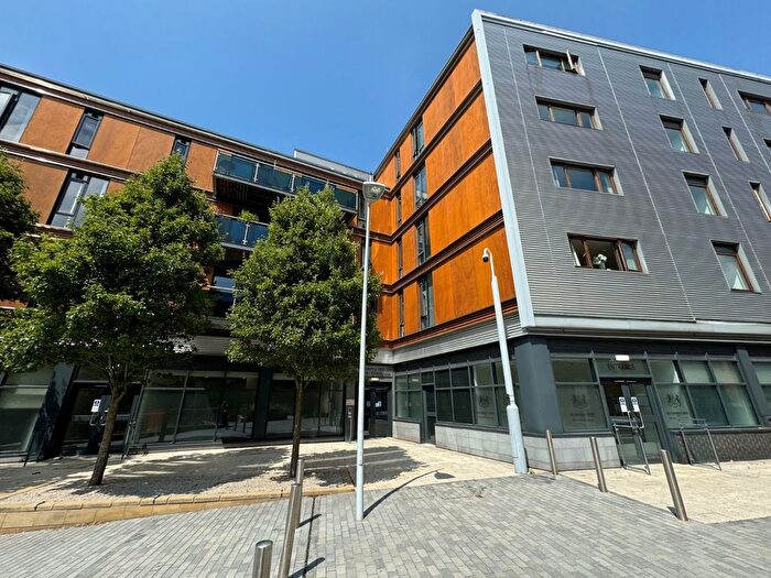 2 Bedroom Flat To Rent In Mulberry House, Burgage Square, Wakefield, West Yorkshire, WF1