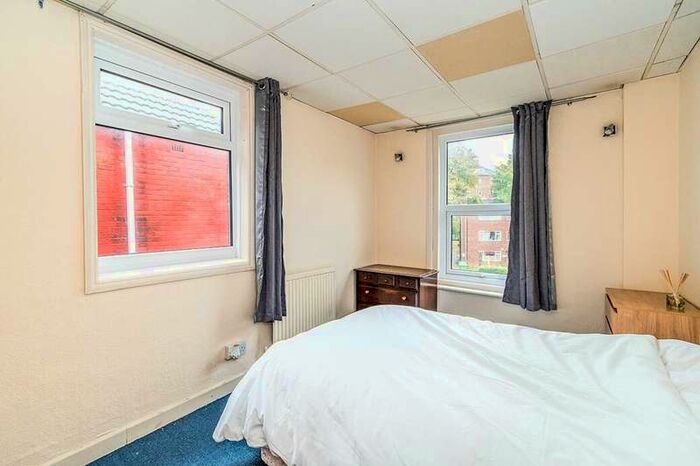 3 Bedroom Terraced House To Rent In Thackeray Road, Southampton, SO17