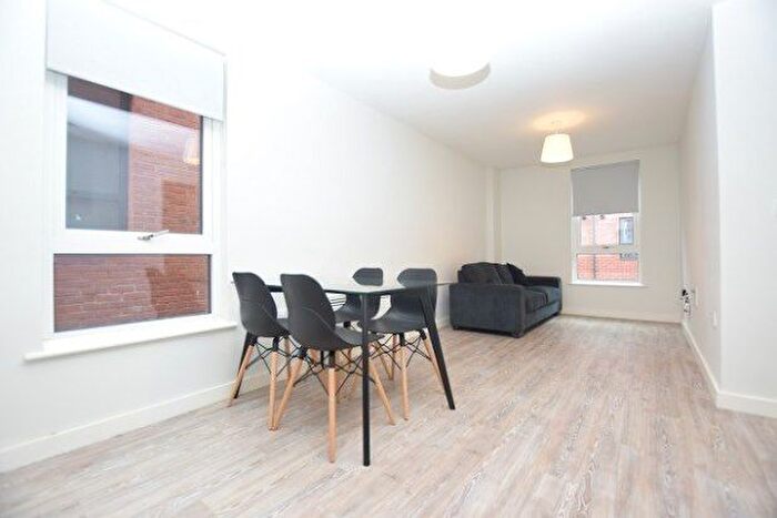 2 Bedroom Flat To Rent In Dun Fields, Sheffield, S3
