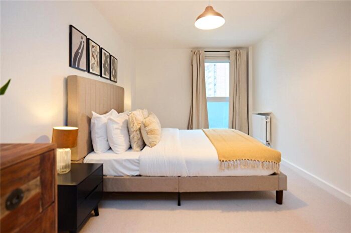 1 Bedroom Apartment To Rent In Chatham Place, London, E9