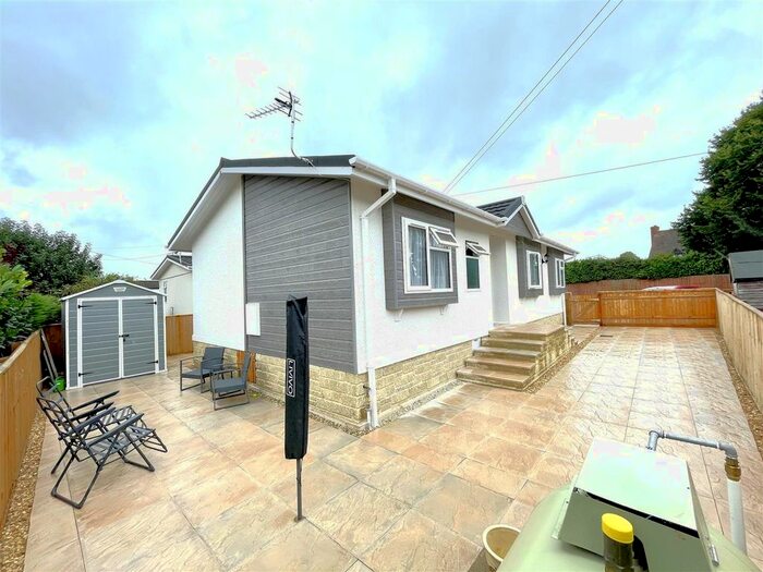 2 Bedroom Mobile/park Home For Sale In Upper Pendock, Malvern, WR13