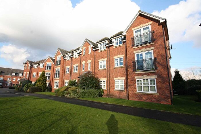 2 Bedroom Flat To Rent In Riding Close, Sale, M33