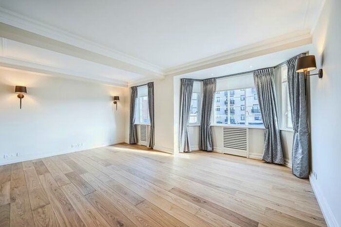 3 Bedroom Flat To Rent In Sloane Street, Knightsbridge, SW1X