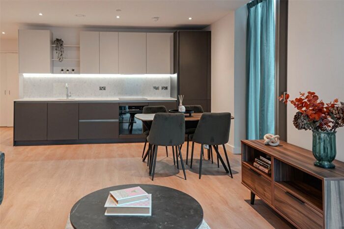 2 Bedroom Flat To Rent In Dantzic Street, Park View, Manchester, M4