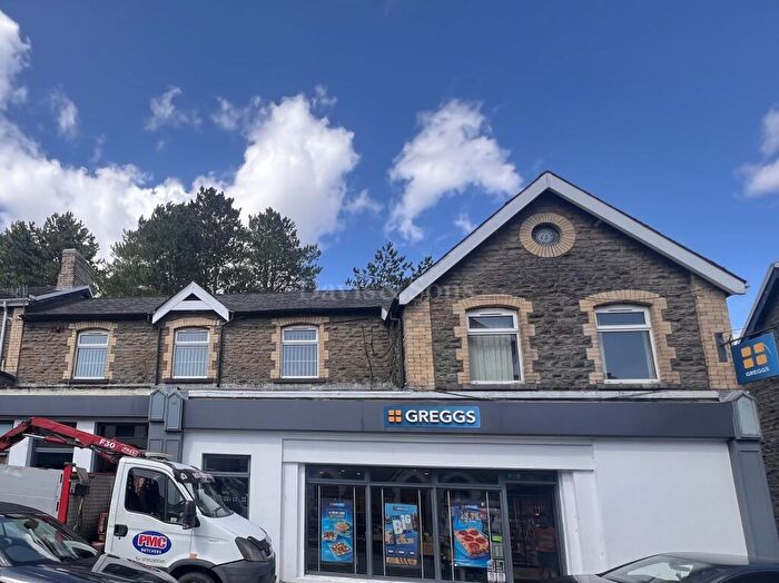 2 Bedroom Flat To Rent In High Street, Newbridge, Newport., NP11