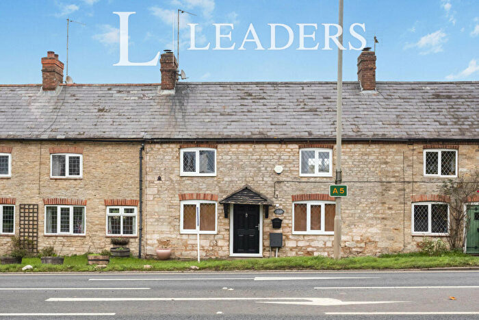 3 Bedroom Cottage To Rent In Watling Street, Potterspury, NN12