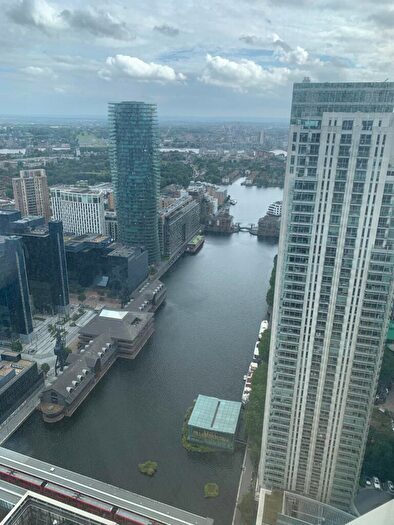 1 Bedroom Apartment To Rent In Hampton Tower, Marsh Wall, Tower Hamlets, London, E14