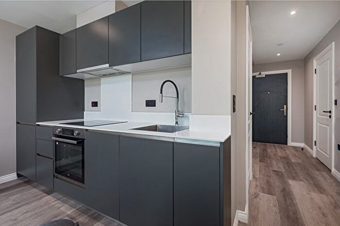 1 Bedroom Flat To Rent In Springwell Gardens, Leeds, LS12