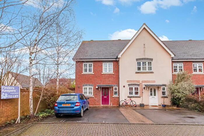 3 Bedroom End Of Terrace House To Rent In Little Court, Grove Nr Wantage, OX12