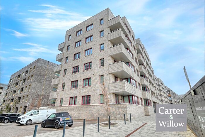 2 Bedroom Flat For Sale In Dawson Apartments, Kings Hill, Barking, IG11