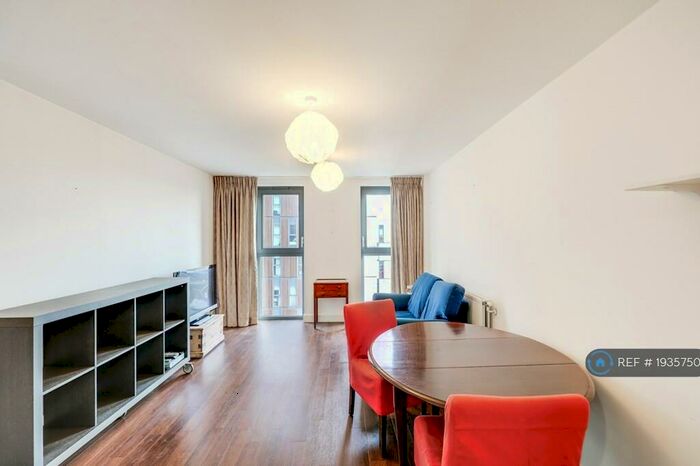 2 Bedroom Flat To Rent In Thomas Tower, London, E8