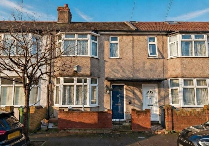 3 Bedroom Terraced House For Sale In Parkstone Road, Walthmastow, London, E17