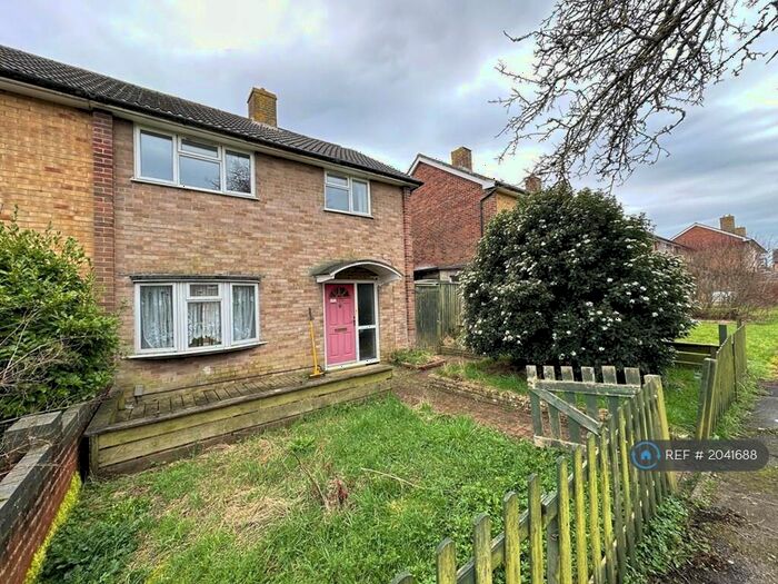 4 Bedroom End Of Terrace House To Rent In Paddock Road, Basingstoke, RG22