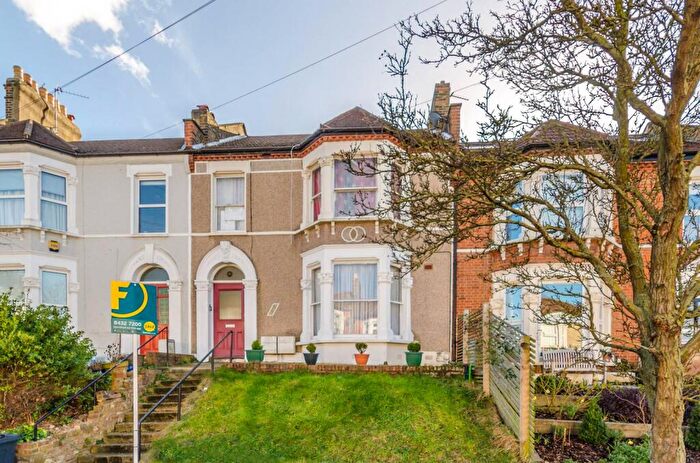 2 Bedroom Flat For Sale In Dowanhill Road, Catford, London, SE6
