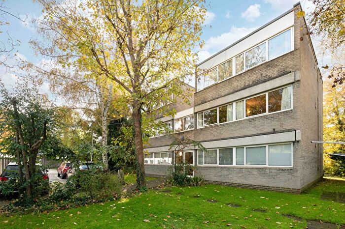 2 Bedroom Flat To Rent In Chessington Road, Ewell, Epsom, KT17