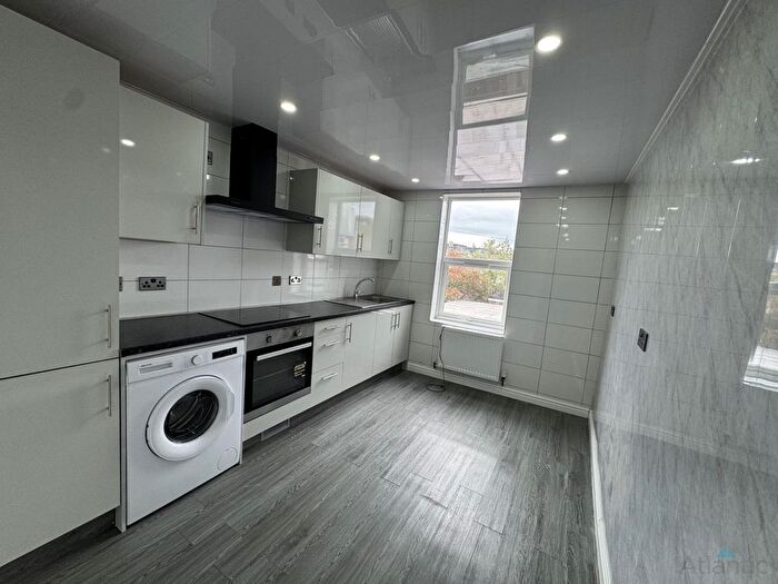 5 Bedroom Flat To Rent In High Road Leyton, Leyton, E10