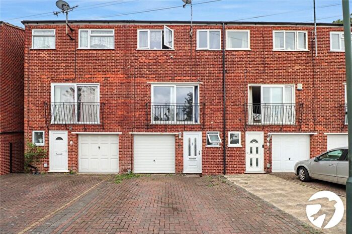 4 Bedroom Town House For Sale In Regent Square, Belvedere, DA17