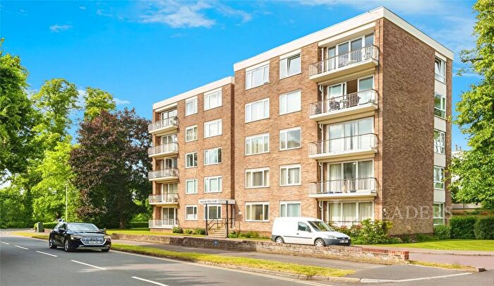 2 Bedroom Flat To Rent In Dorchester Court, The Park, GL50