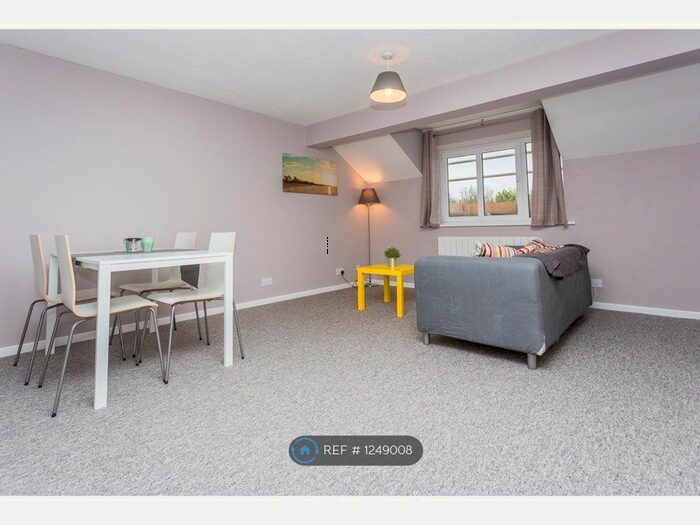 2 Bedroom Flat To Rent In Jasmine Close, Trimley St. Martin, Felixstowe, IP11