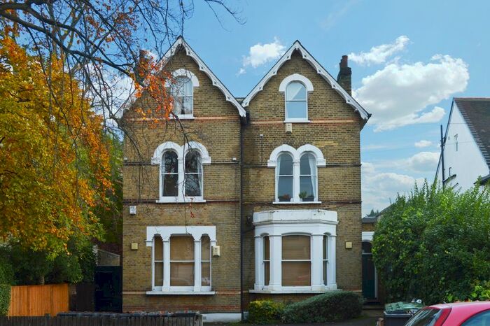 2 Bedroom Flat To Rent In Westbourne Drive, London, SE23