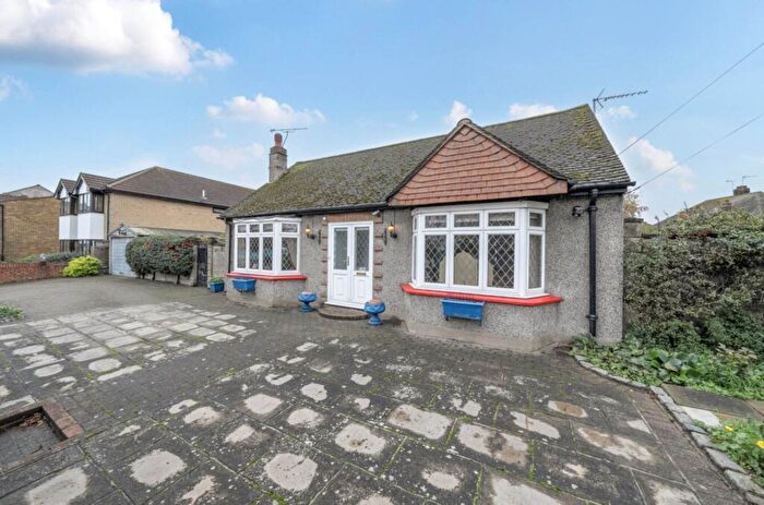 3 Bedroom Bungalow For Sale In Slade Green Road, Erith, DA8