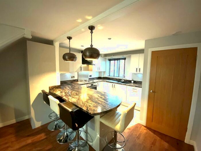 2 Bedroom Semi-Detached House To Rent In Howard Street, Stalybridge, Cheshirie, SK15