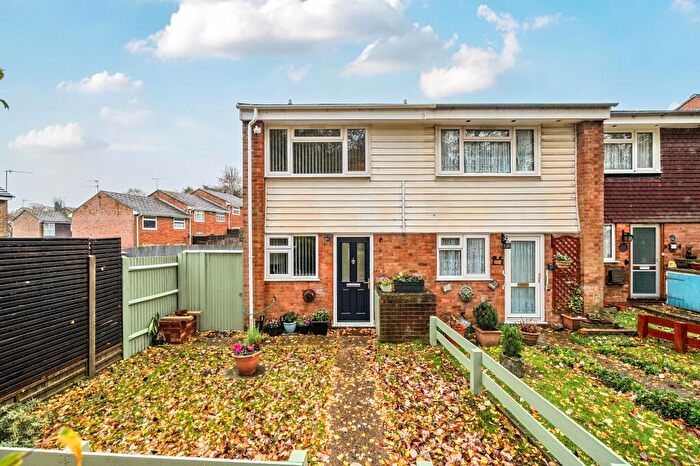 2 Bedroom End Of Terrace House For Sale In Woodhurst, Chatham, ME5