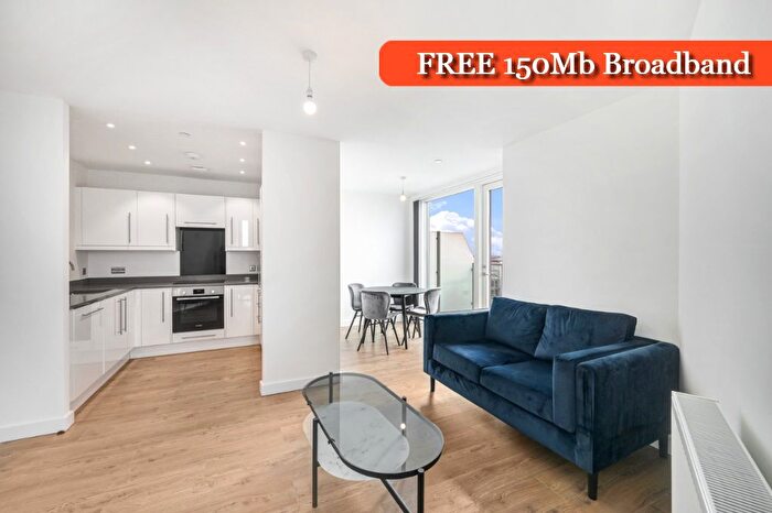 1 Bedroom Flat To Rent In Stylus Place, Hayes, UB3