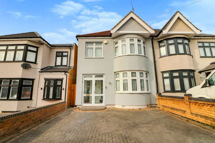 3 Bedroom Semi-Detached House To Rent In Clayhall Avenue, Ilford, IG5