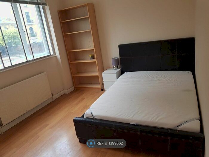 3 Bedroom Flat To Rent In Highbury Grove Court, London, N5