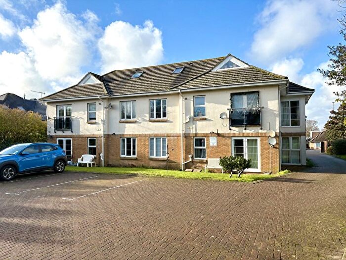 2 Bedroom Flat For Sale In Oakdale Road, Oakdale, Poole, BH15