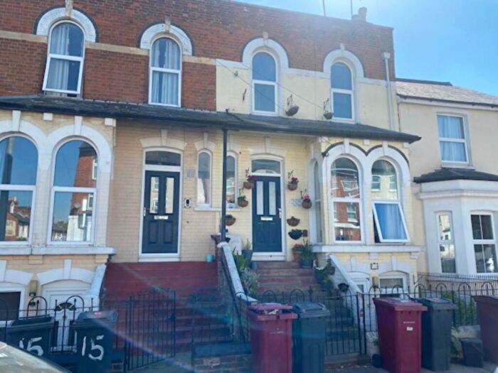 1 Bedroom Flat To Rent In George Street, Reading, RG1