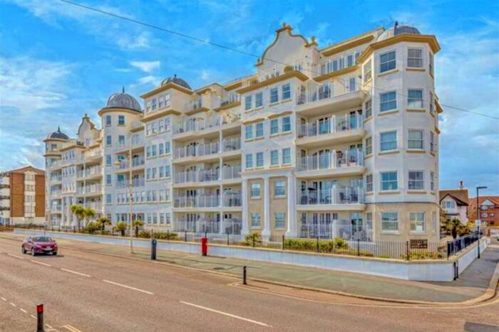 2 Bedroom Flat To Rent In The Esplanade, Bognor Regis, PO21