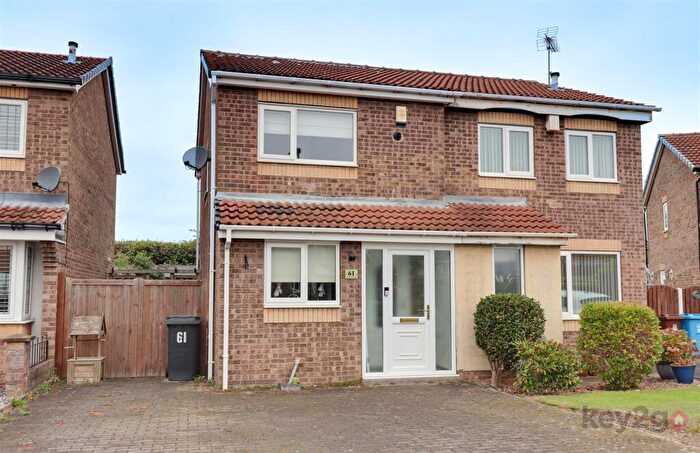 2 Bedroom Semi-Detached House For Sale In Rufford Rise, Sothall, Sheffield, S20