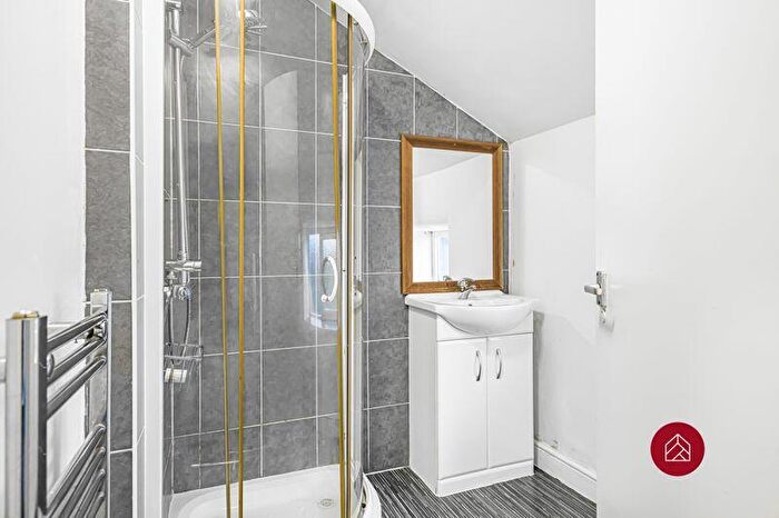 2 Bedroom Flat For Sale In East Street, Fritwell, OX27