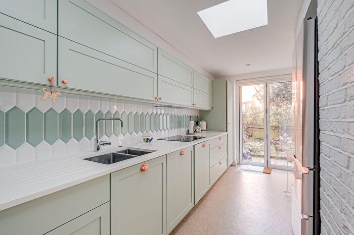 3 Bedroom Flat For Sale In Denning Road, Hampstead, London, NW3
