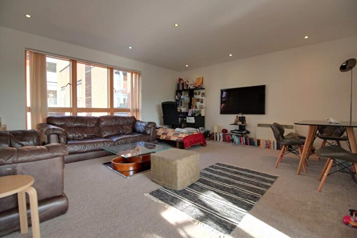 2 Bedroom Apartment To Rent In Canal Wharf, Waterfront Walk, Birmingham City Centre, B1