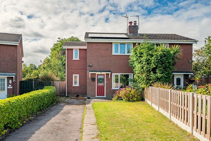 3 Bedroom Semi-Detached House For Sale In Alltwen, Llysfaen, LL29