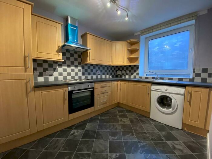 2 Bedroom Flat To Rent In South Methven Street, Perth, PH1