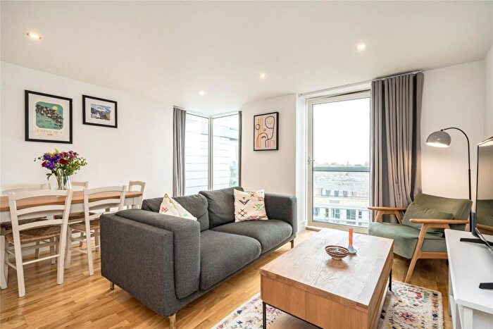2 Bedroom Flat To Rent In Mill Lane, London, SE8