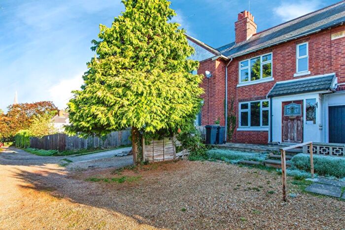 3 Bedroom Terraced House For Sale In Manor Farm Road, Raunds, Wellingborough, NN9