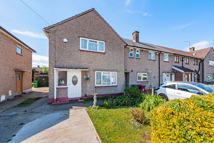 2 Bedroom End Of Terrace House For Sale In Wexham, SL2