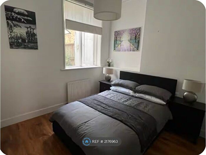 1 Bedroom Flat To Rent In Nemoure Road, London, W3