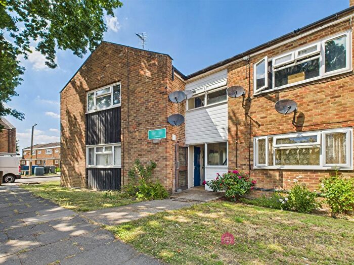 2 Bedroom Flat To Rent In Longfield, Harlow, CM18
