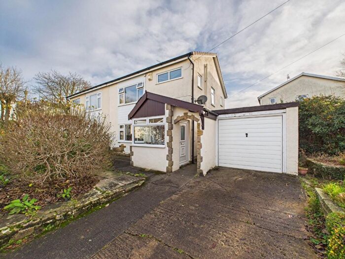 3 Bedroom Semi-Detached House For Sale In Sleningford Rise, Bingley, BD16