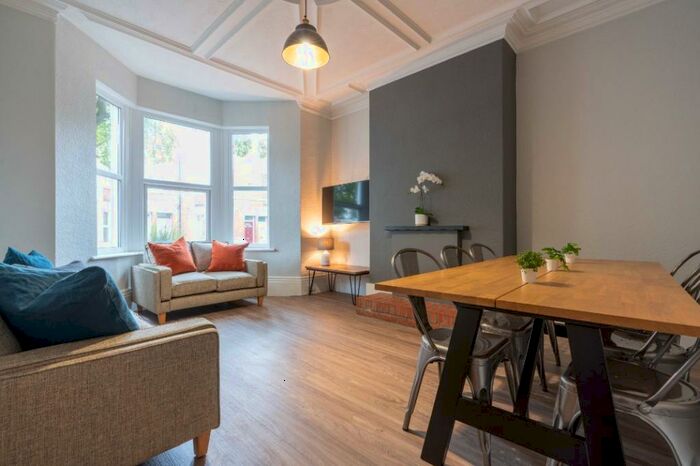 6 Bedroom Terraced House To Rent In Doncaster Road, Newcastle, NE2