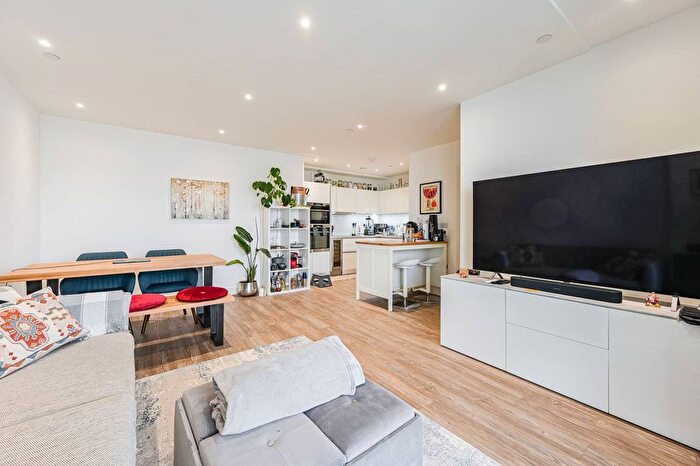 2 Bedroom Flat For Sale In Telegraph Avenue, Greenwich, Greenwich, London, SE10