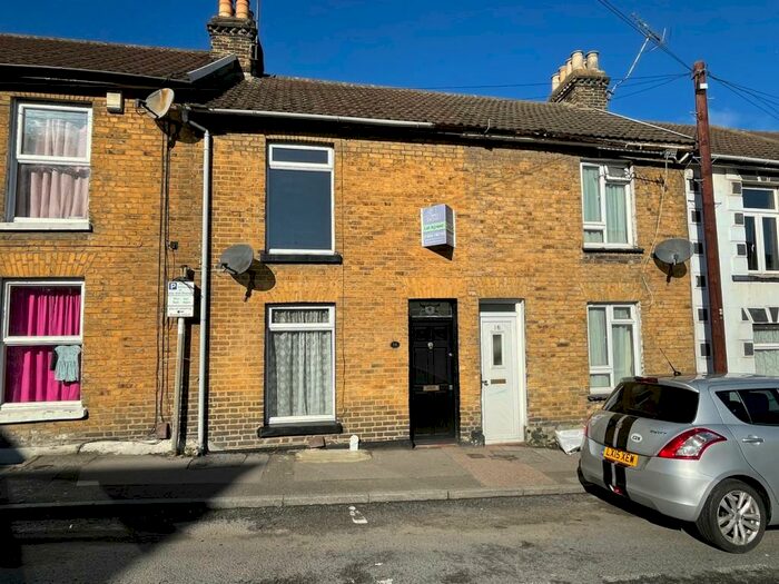3 Bedroom Terraced House To Rent In James Street, Gillingham, ME7