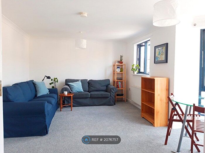 2 Bedroom Flat To Rent In Monteagle Way, London, E5