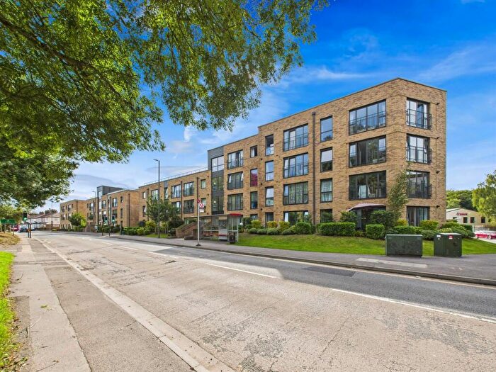2 Bedroom Flat For Sale In Old Barn Lane, Kenley, CR8